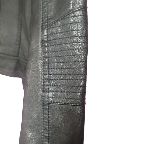 NWT Romeo & Juliet Couture Black Moto Jacket Faux Leather / Fur Sz Large - Picture 5 of 9